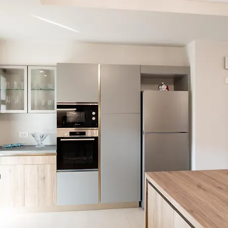Lilium Apartment *